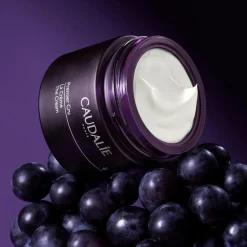 Die Creme mit Patent Langlebigkeit & Natürlicher aufpolsternder Füllstoff